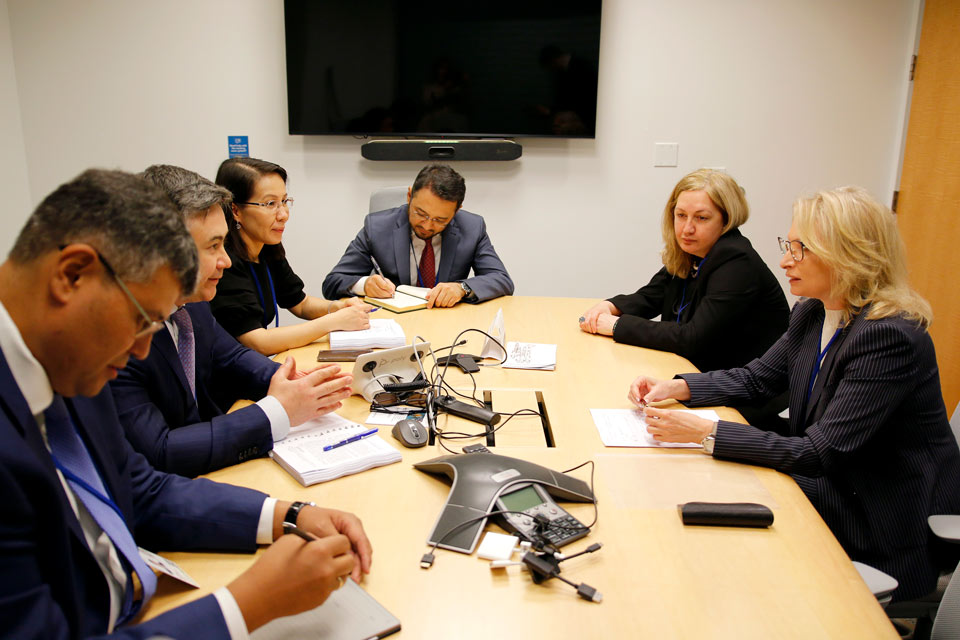NBG President meets Kazakh National Bank counterpart