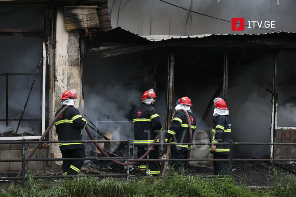 Massive fire at Railway Station market in Tbilisi extinguished; no injuries reported [Photo]