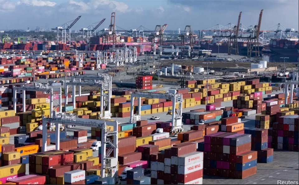 Amerikanın İqtisadi Təhlil Bürosunun hesabatına əsasən, ABŞ-da ümumi daxili məhsul birinci rübdə 0,3% azalıb