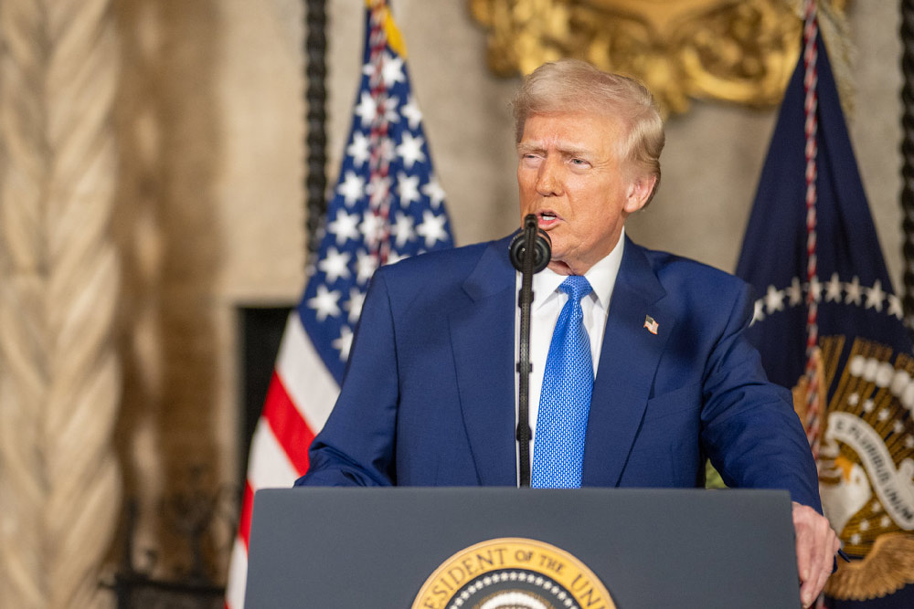Дональд Трамп расидтис, цæмæй АИШ-æй æддæйæ ист æппæт кинонывтæн уыдзæн 100% тариф