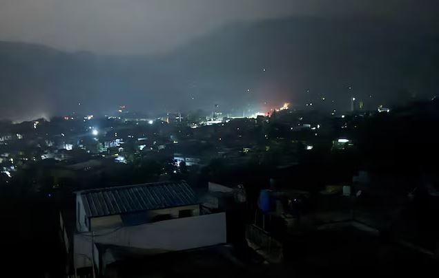 Reuters - Пакистан аинформациала, Индиа имҩаԥнагаз ажәылараан хҩык ҭахеит, 12-ҩык ахәрақәа роуит