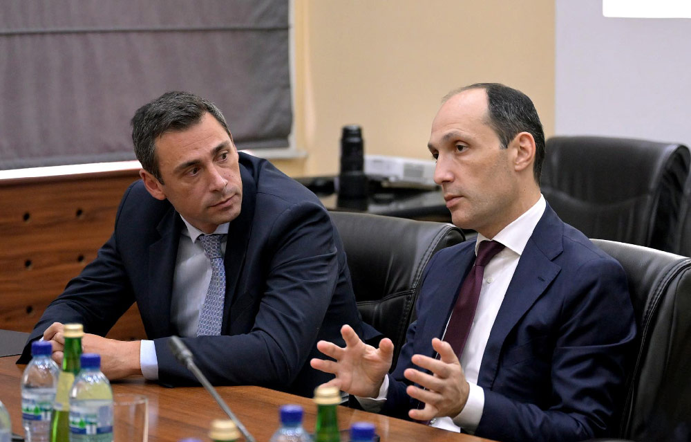Levan Davitaşvili "Gürcüstan Dəmir Yolları"nın yeni baş direktoru Laşa Abaşidzeni təqdim edib