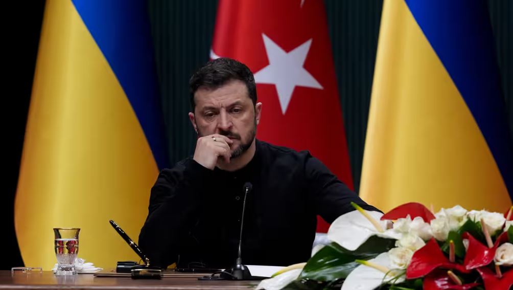 “The Guardian”ın məlumatına görə Volodimir Zelenski Rusiya nümayəndə heyəti ilə danışıqlarla bağlı qərarını Rəcəb Tayyib Ərdoğanla görüşdən sonra verəcək