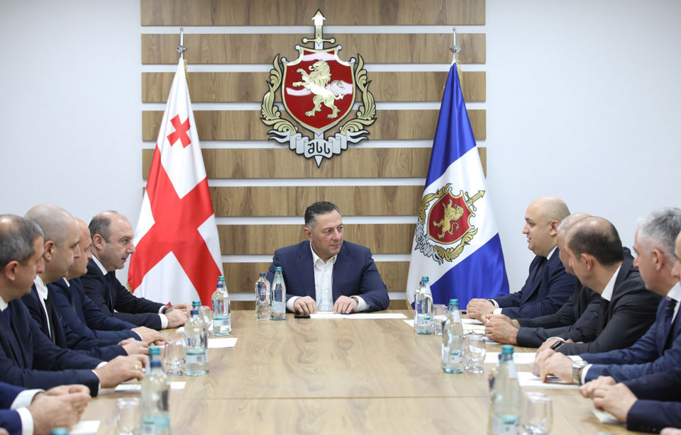 Vaxtanq Qomelauri Sameqrelo-Zemo Svaneti Polis Departamentində işgüzar görüş keçirib
