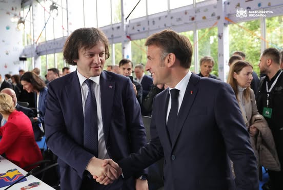 Euronews - Премьер-министр Грузии Ираклий Кобахидзе общается с европейскими лидерами на саммите в Тиране, что свидетельствует о потеплении отношений с ЕС
