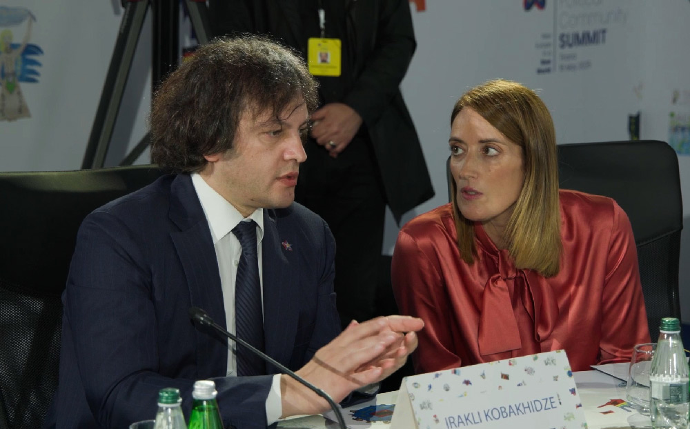 İrakli Kobaxidze Avropa Siyasi Birliyi sammiti çərçivəsində "Avropanın təhlükəsizliyi və demokratik dayanıqlılığının gücləndirilməsi" adlı müzakirədə iştirak edir