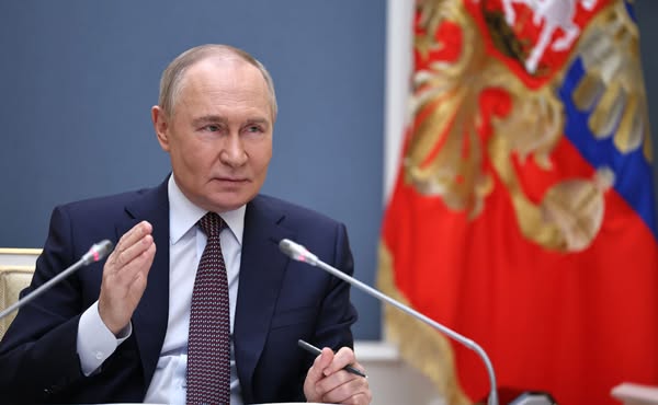 Дональд Трамп æмæ Владимир Путины телефонон ныхас фæцис – Путин сиды, цæмæй Уæрæсе цæттæ у Киевимæ фидæны сабырадон бадзырды меморандумыл кусынмæ