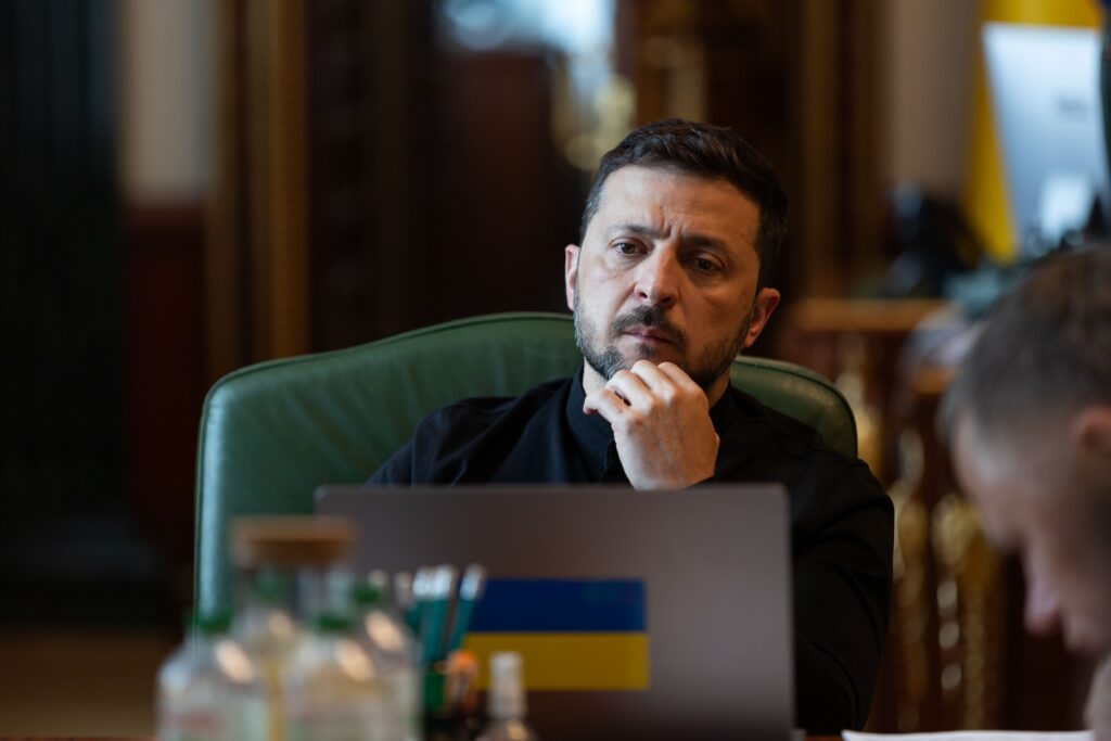 Volodimir Zelenski və Emmanuel Makron telefon danışığı zamanı müdafiə sahəsində əməkdaşlığı və Ukraynada silah istehsalı məsələlərini müzakirə ediblər