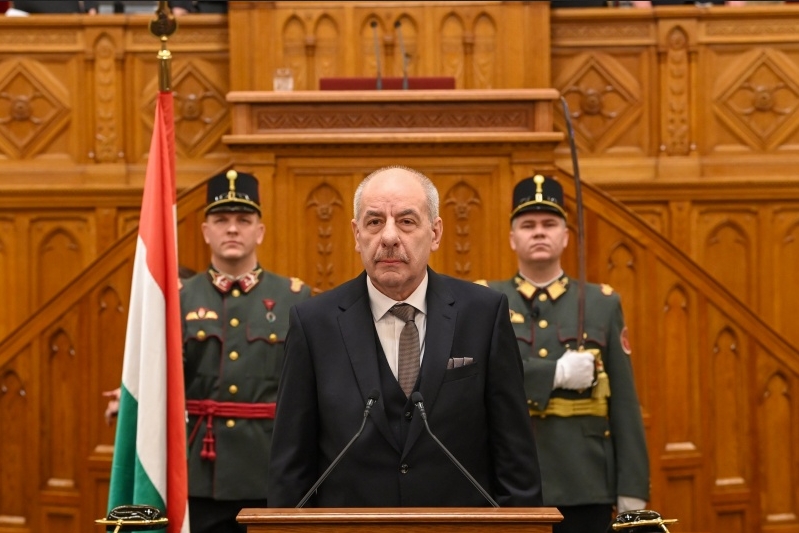 Macaristanın prezidenti Tamaş Şuyok Mixeil Ğavelaşvilini Gürcüstanın müstəqillik günü münasibətilə təbrik edir – Macarıstan Gürcüstanın ərazi bütövlüyünü və suverenliyini qətiyyətlə dəstəkləyir