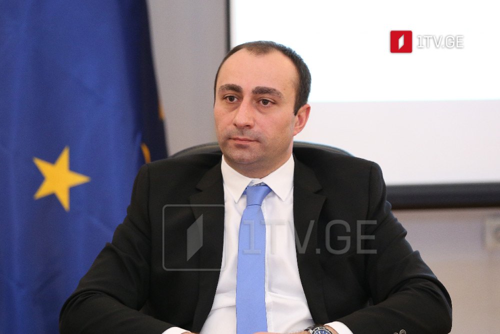 Qela Qeladze - Daxili İşlər Nazirliyinə rəhbərlik etmək, ləyaqətli və qürurverici polislərlə, DİN-in əməkdaşları ilə birlikdə ölkəmizə və xalqımıza xidmət etmək böyük şərəfdir