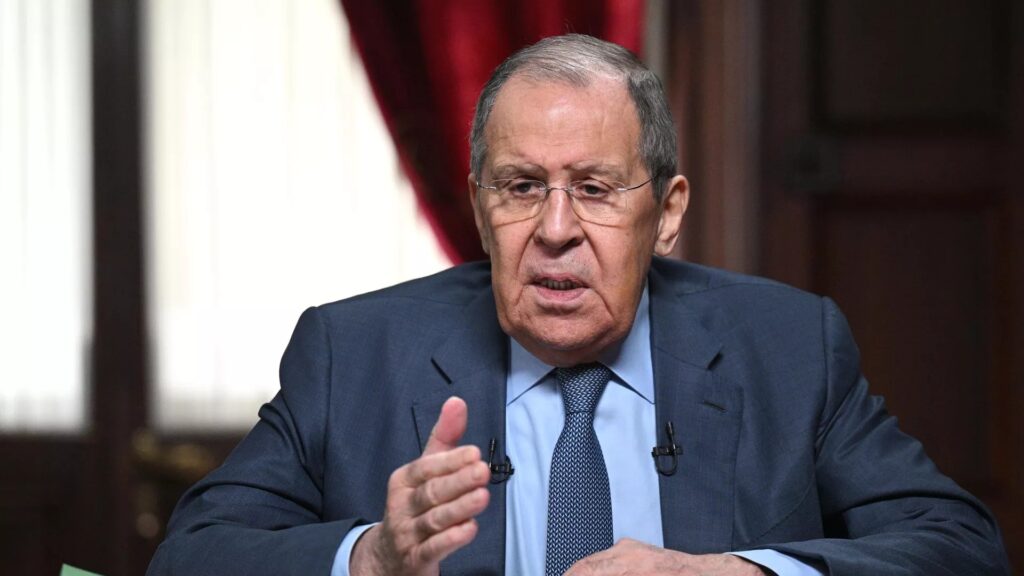 Serqei Lavrov - Əgər düz başa düşmüşəmsə, Fridrix Merts dedi ki, Ukraynada uzaqmənzilli raketlərin istehsalının maliyyələşdirilməsi əvvəldən planlaşdırılmışdı, Almaniyanın bu müharibədə birbaşa iştirakı artıq aydındır