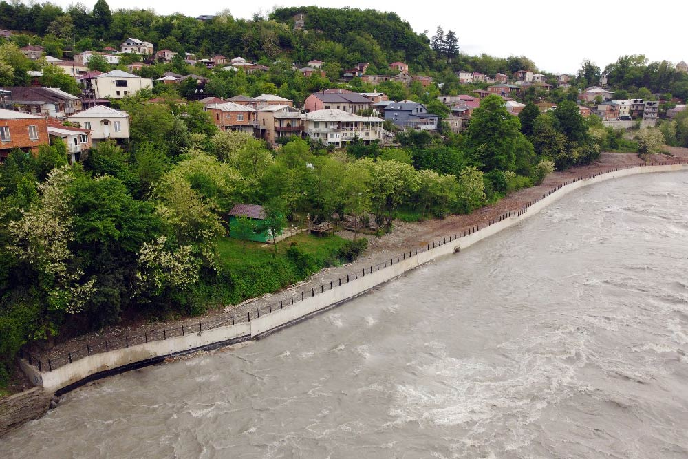 Kutaisidə ümumilikdə 1.2 km-lik sahədə Rioni çayının sahilbərkitmə işləri başa çatdı