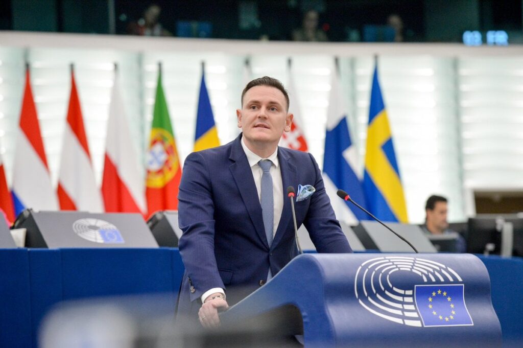 Томаш Фрёлих - Я считаю, что подход, который мы применяем в Европейском парламенте, неправильный, потому что дипломатия также подразумевает общение с теми, кто думает иначе