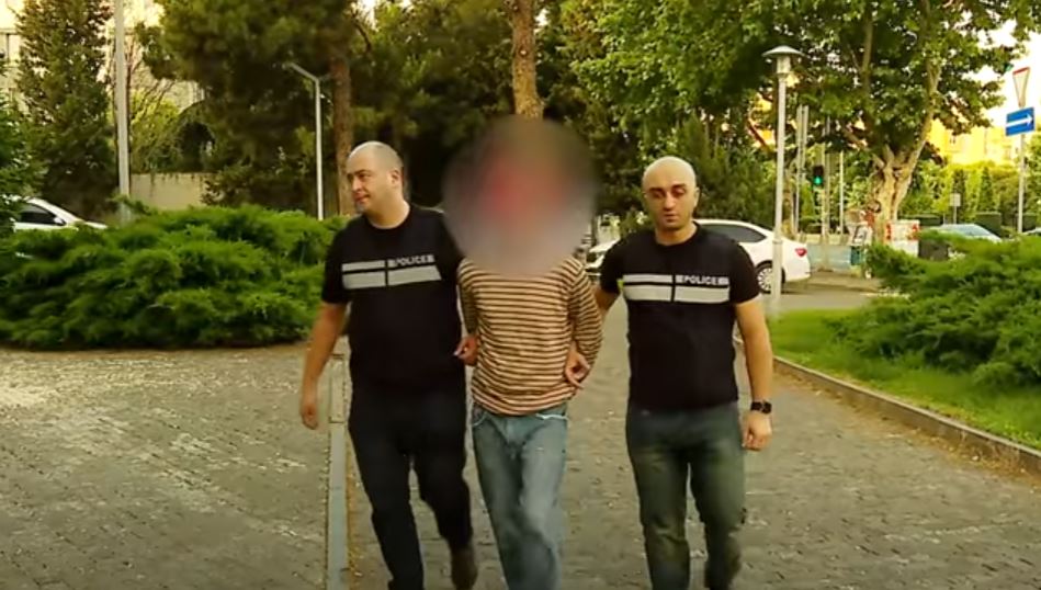 Polis Tbilisidə qətl və xəsarət yetirmə faktı ilə əlaqədar bir nəfəri saxlayıb