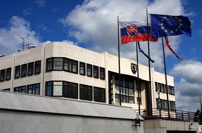 Slovakiya Parlamenti hakimiyyəti Rusiyaya qarşı sanksiyaları dəstəkləməkdən və beynəlxalq təşkilatlarda ticarət məhdudiyyətlərindən imtina etməyə çağıran qətnamə qəbul edib