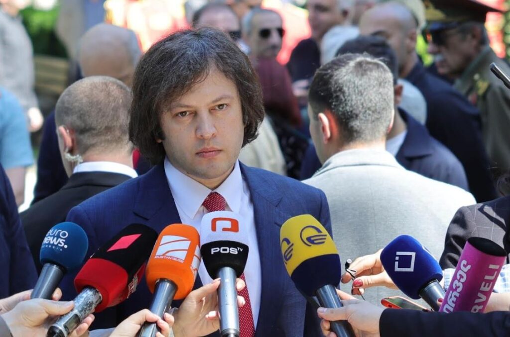 PM says opposition lacks charismatic leaders, faces "gravest situation"