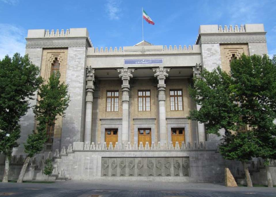 İran Xarici İşlər Nazirliyi - ABŞ-la danışıqlarda iştirak edib-etməyəcəyimiz məlum deyil, ABŞ-ın İsrailə dəstəyi danışıqları mənasız edib