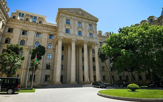 Ադրբեջանի արտաքին գործերի նախարարությունը հայտնել է, որ մտահոգված է Իսրայելի կողմից Իրանի դեմ ռազմական գործողությամբ, նրանք կոչ են անում կողմերին՝ տարաձայնությունները լուծել դիվանագիտական միջոցներով