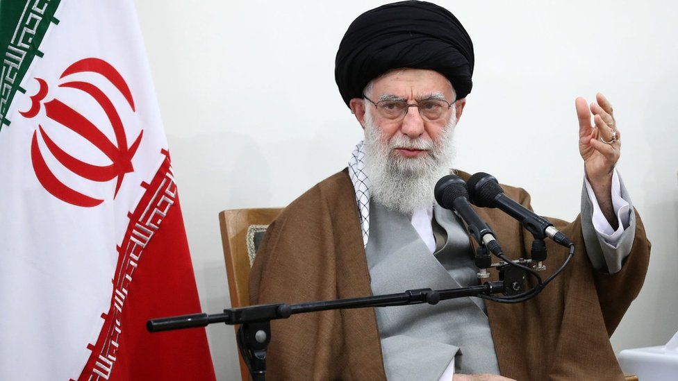 Ayətullah Əli Xamenei - Amerikalılar bilməlidirlər ki, İran milləti təslim olmur və onların tərəfindən istənilən hərbi müdaxilə şübhəsiz düzəlməz ziyana səbəb olacaq