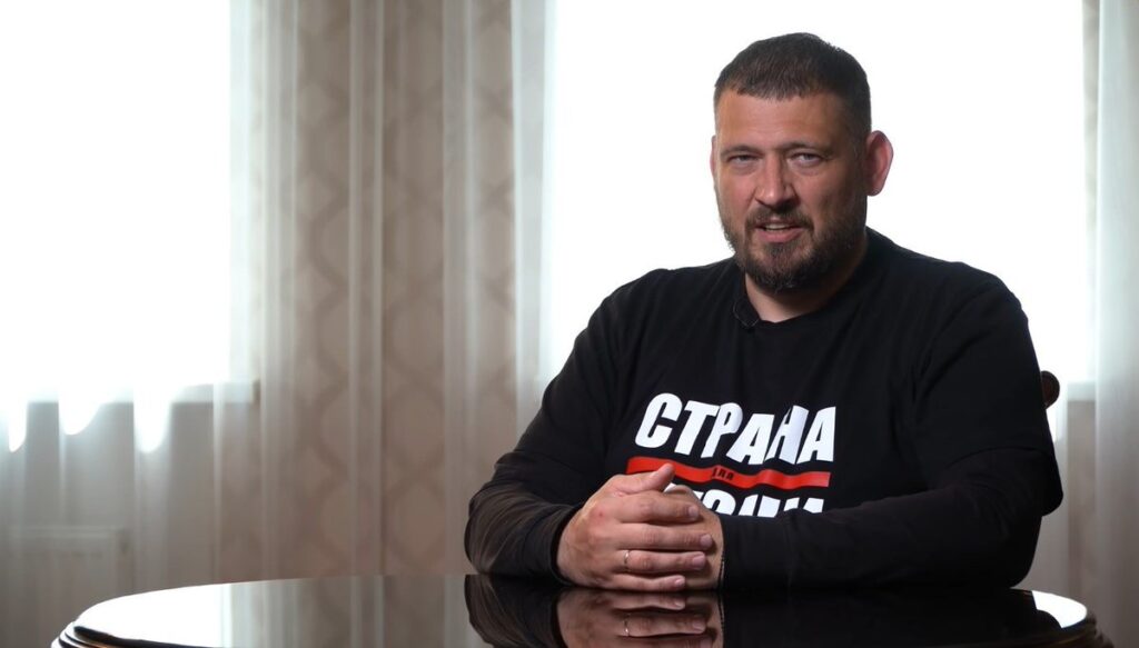 Euronews - Александр Лукашенко помиловал нескольких заключенных во время визита в страну Кита Келлогга, включая мужа Светланы Тихановской - Сергея