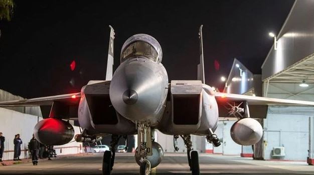 Израиль нанес удары по шести иранским аэропортам, повредив взлетно-посадочные полосы и подземные бункеры