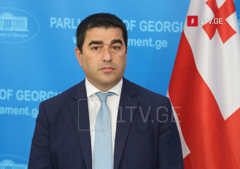 Şalva Papuaşvili - Təəssüf ki, Avropa İttifaqının bəzi ölkələrinin öz sovet keçmişindən irəli gələrək, başqa ölkə və xalqlara qarşı yenidən güc metodları ilə hərəkət etmək cəhdini görürük