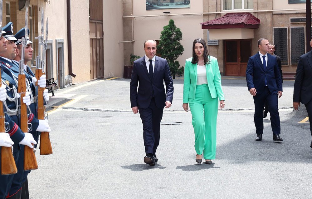 Gürcüstanın daxili işlər naziri erməni həmkarı ilə görüş keçirib