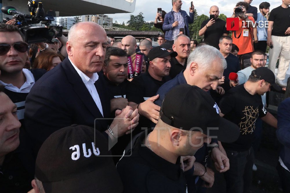 Мамука Хазарадзе æмæ Бадри Джапаридзе æрцахстой