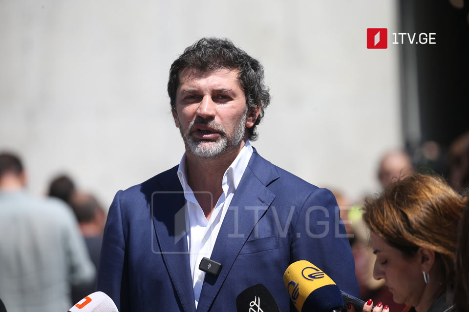 Tbilisi Mayor vows to pay mini stadium rent for Paata Burchuladze