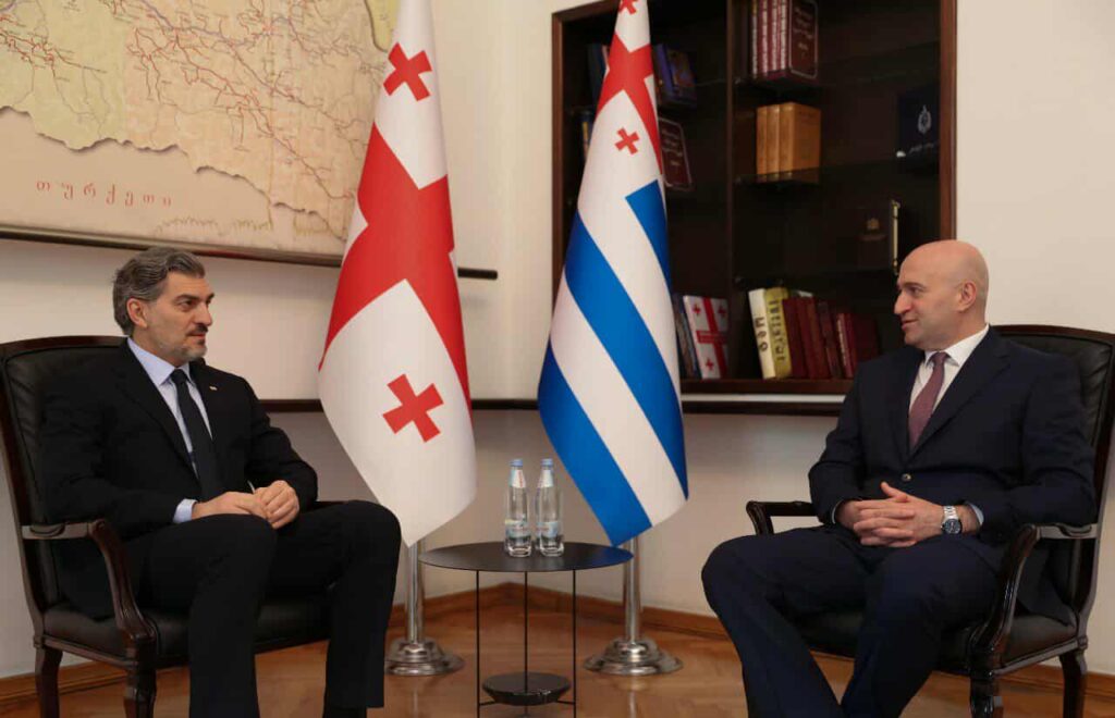 Միխեիլ Ղավելաշվիլին հանդիպել է Աջարիայի Ինքնավար Հանրապետության կառավարության նախագահի հետ
