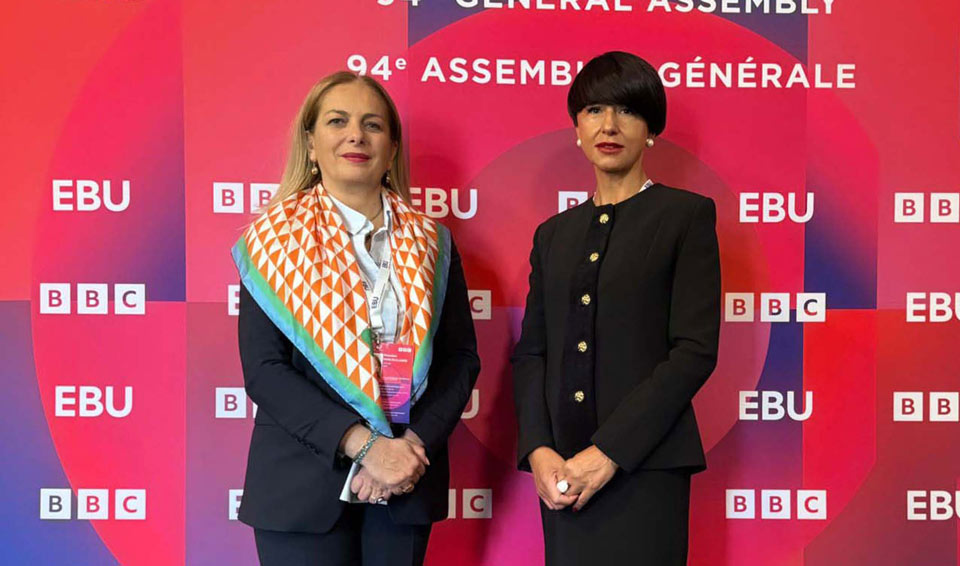 Tinatin Berdzenişvili və Rusudan Mancqaladze Londonda "BBC"nin ev sahibliyi ilə keçirilən Avropa Yayım Birliyinin Baş Assambleyasında iştirak edirlər