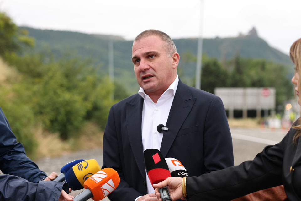 Infrastructure Minister promises strict approach to illegal commercial facilities near highways