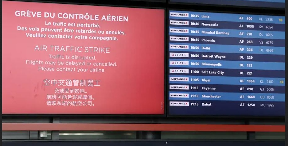 Tətil səbəbindən Fransada 1000-ə yaxın aviareys ləğv edilib