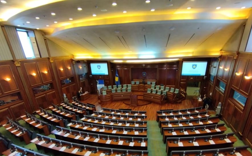 Bomba xəbərdarlığı səbəbilə Kosovo parlamentindən deputatların və əməkdaşların təxliyəsi həyata keçirilib