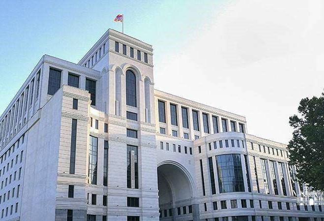 Ermənistanda Rusiyanın səfiri Sergey Kopirkin Ermənistanın Xarici İşlər Nazirliyinə çağırılıb