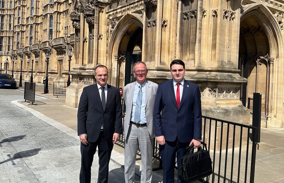 UNM leaders engage with Lord Teverson in London