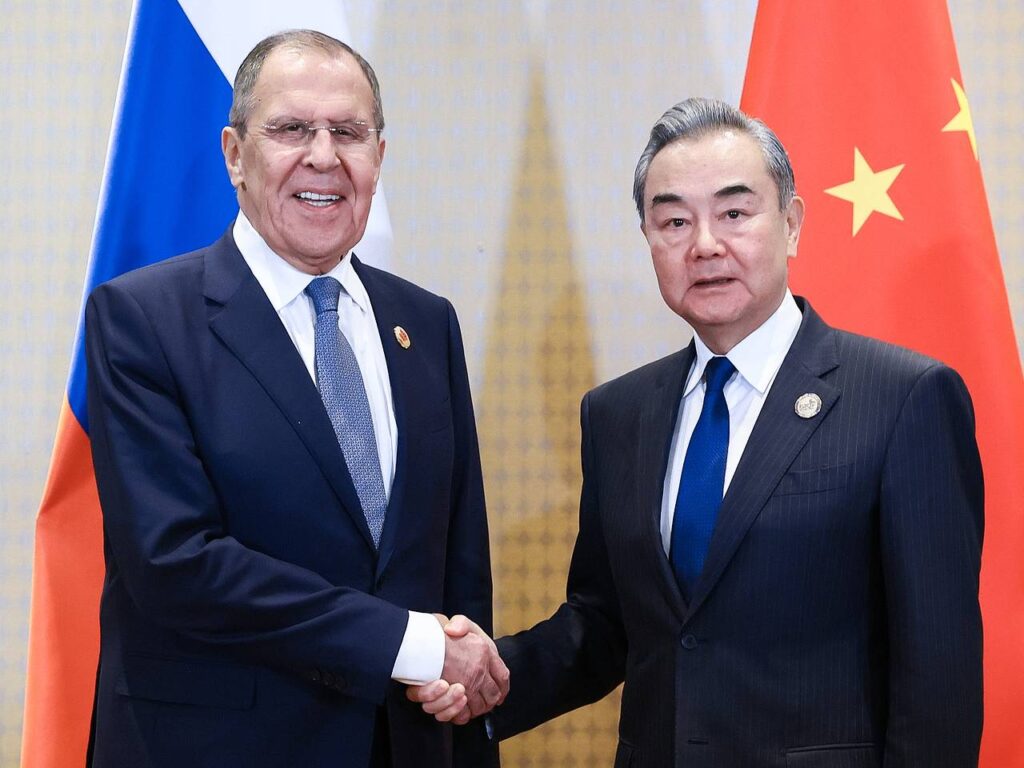 Sergey Lavrov və Van Yi NATO-nun Asiya-Sakit Okean regionunda hərbi qüvvələrin gücləndirilməsi planlarına qarşı çıxıblar