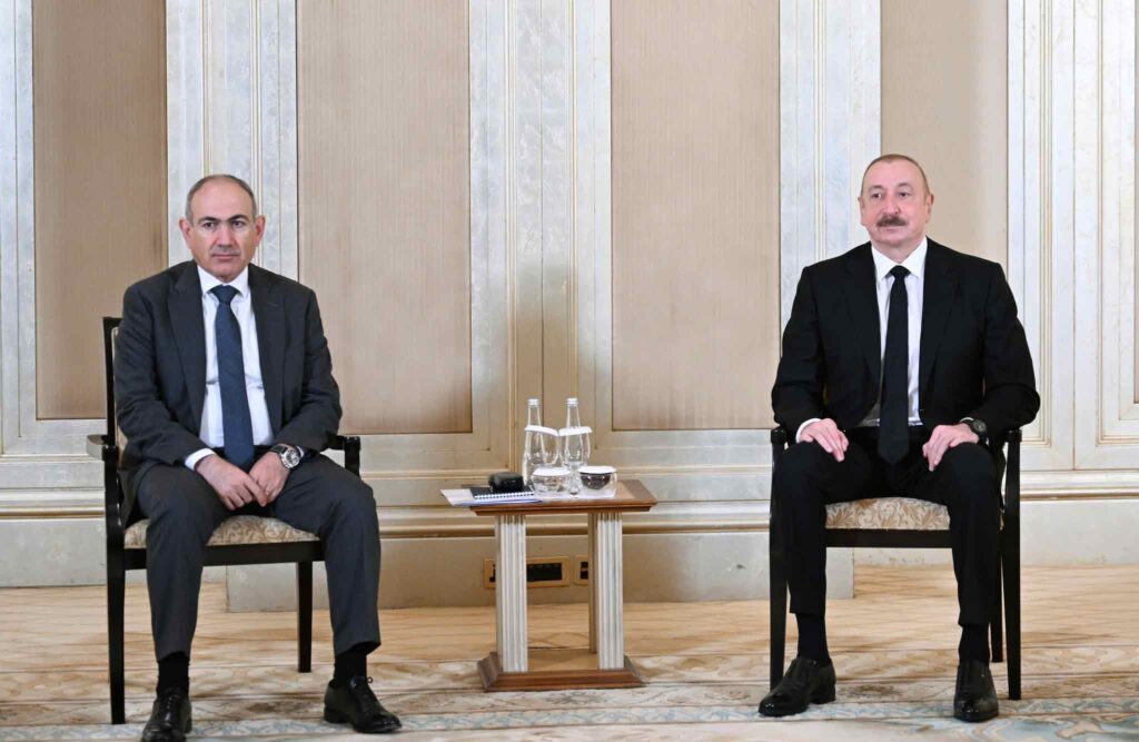 Сомихаг публикаци куыд хъусын кæны афтæмæй, Ереван æмæ Бакуйы æхсæн сабырадон бадзырд бафысдзысты декабры