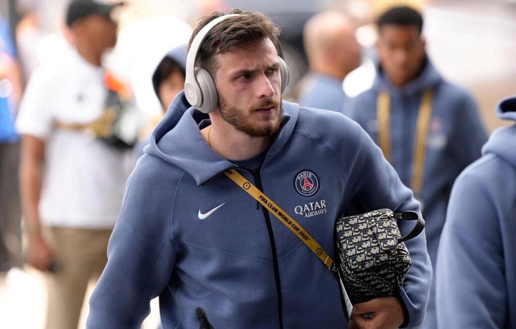 Аклубтә чемпионат афинал аҿы Хвича Кварацхелиа Paris Saint-Germain аилазаашьа хадаҿы дыҟоуп