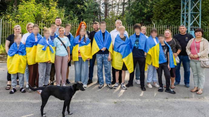 Андреи Ермак ишааицҳаз ала, Украина аамҭала импыҵахлоу аҵакырадгьылқәеи Урыстәылеи  рҟынтә 11-ҩык ахәыҷқәа рырхынҳәра алшеит