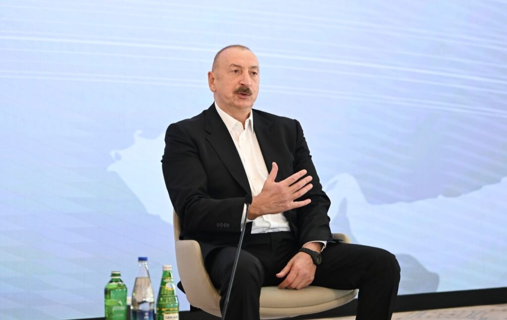Իլհամ Ալիև. Մենք պետք է պատրաստ լինենք ոչ միայն բեռներ ընդունելու և մշակելու, այլև դրանք Վրաստանի միջոցով Բաքու-Թբիլիսի-Կարս երկաթուղով վերահասցեագրելու դեպի Թուրքիա, ապա՝ Միջերկրական ծովի նավահանգիստներ