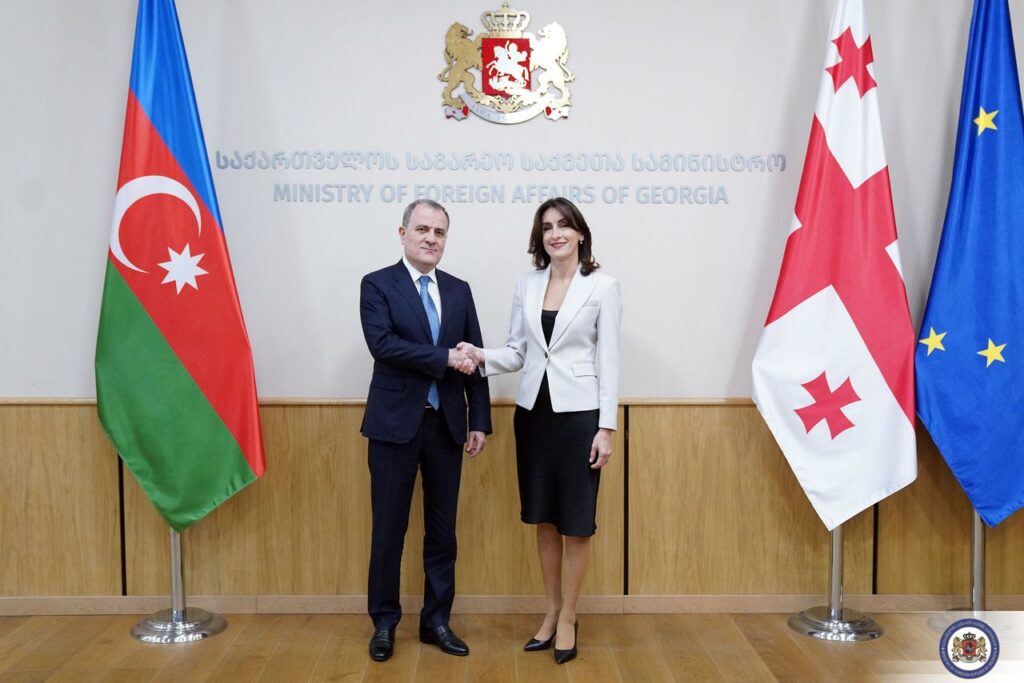 Մակա Բոճորիշվիլին հանդիպել է Ադրբեջանի արտգործնախարար Ջեյհուն Բայրամովի հետ