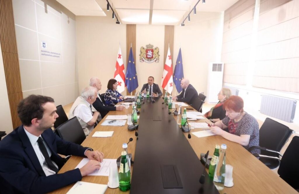 Commission holds final meeting on launching comprehensive state language course in universities