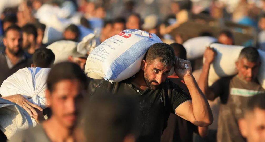 Qəzzada humanitar yardım mərkəzində İsrail tərəfindən açılan atəş nəticəsində azı 35 nəfər həyatını itirib, 300-ə yaxın insan yaralanıb