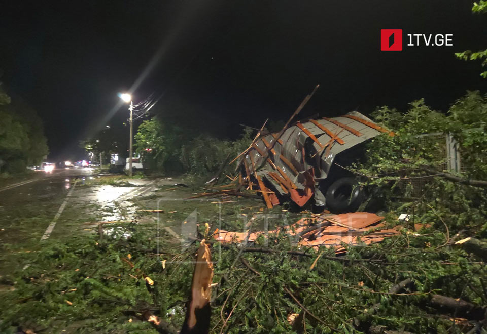 Strong wind, rain damage residential roof in Telavi