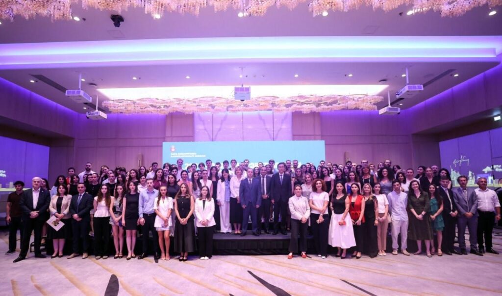 Education Minister awards top academic performers with ministerial scholarships for 2025-2026