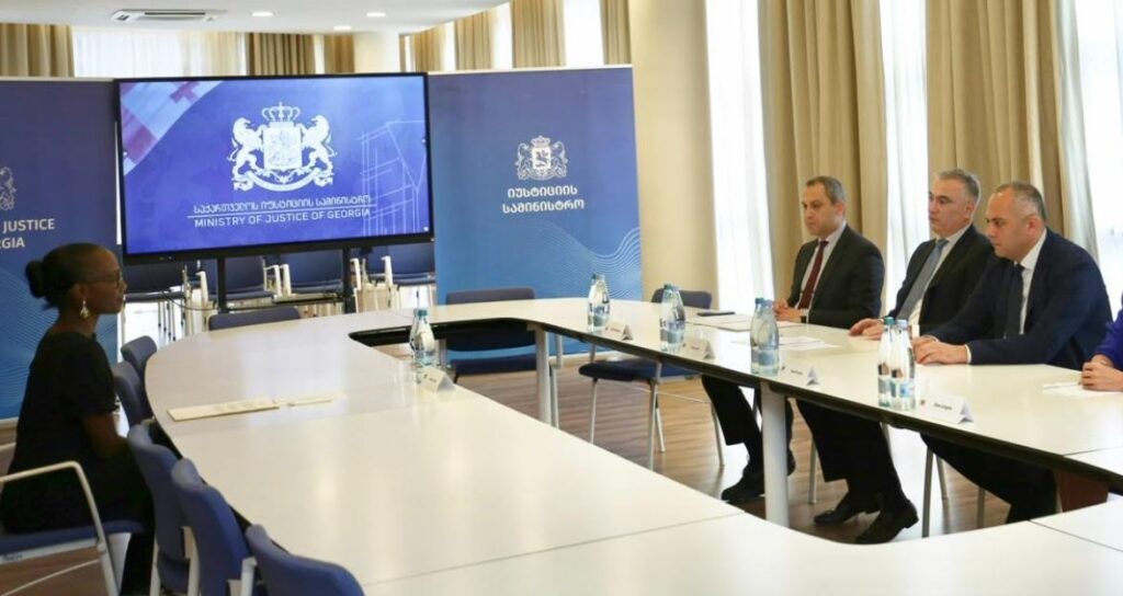 Justice Minister meets with World Bank Regional Director
