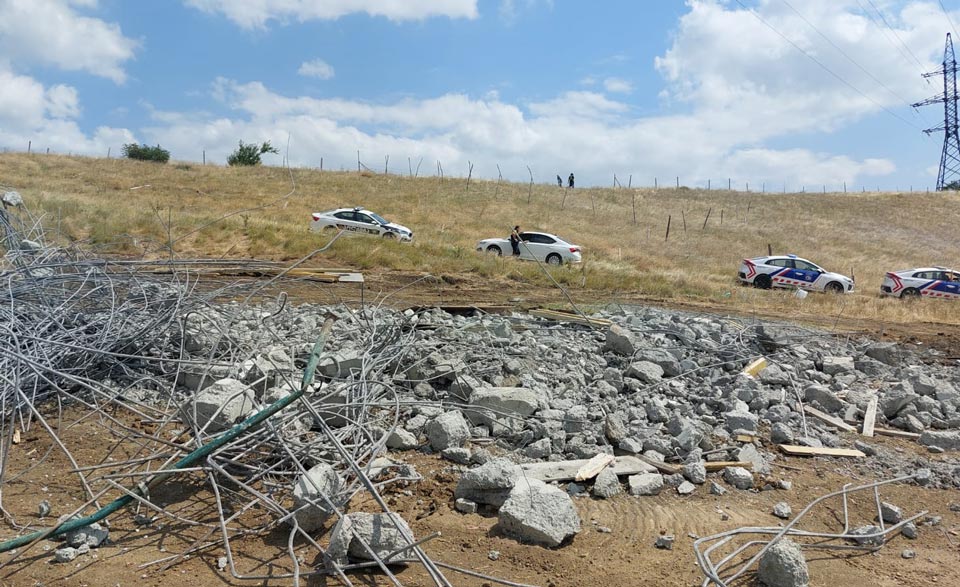 Tbilisi dənizinə bitişik ərazidə, rekreasiya zonasında dövlət torpağında aparılan qanunsuz tikililərin sökülməsi həyata keçirildi