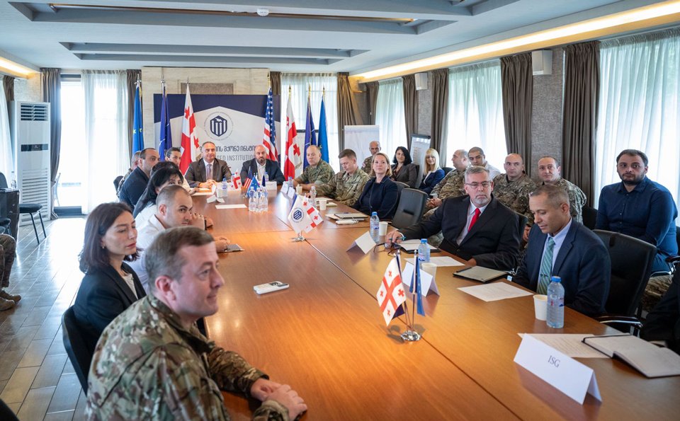 Müdafiə İnstitusional Quruculuq Məktəbində Strateji Kibertəlim başa çatdı