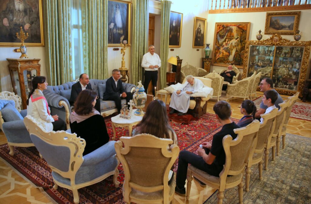 Catholicos-Patriarch hosts SSSG Head, Interior Minister